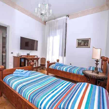 Bed & Breakfast Bone Novelle Dimora Storica Palazzo Zuzi 4*