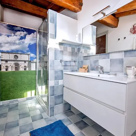 Bone Novelle Dimora Storica Palazzo Zuzi 4* Л'Акуила