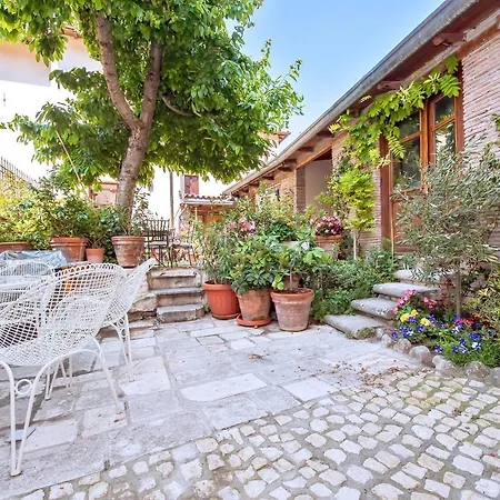 Bone Novelle Dimora Storica Palazzo Zuzi Nocleg ze śniadaniem