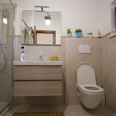 Bone Novelle Dimora Storica Palazzo Zuzi Nocleg ze śniadaniem 4*