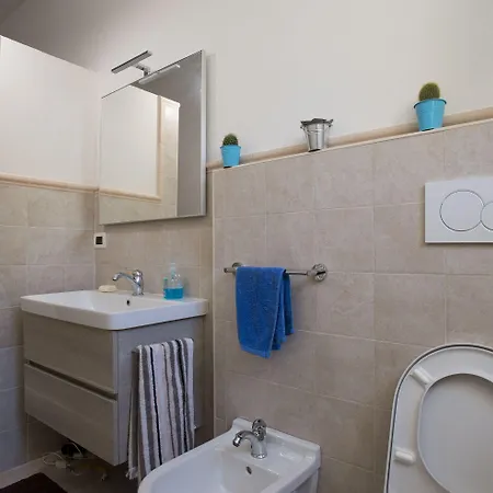 Bone Novelle Dimora Storica Palazzo Zuzi 4* LʼAquila