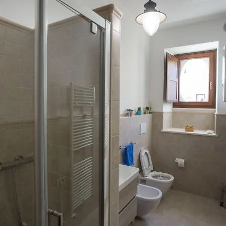 Bone Novelle Dimora Storica Palazzo Zuzi Nocleg ze śniadaniem LʼAquila