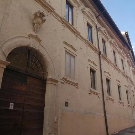 Nocleg ze śniadaniem Bone Novelle Dimora Storica Palazzo Zuzi 4*