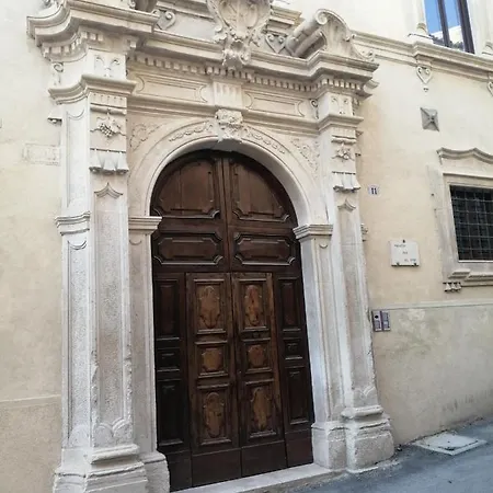 Bone Novelle Dimora Storica Palazzo Zuzi LʼAquila