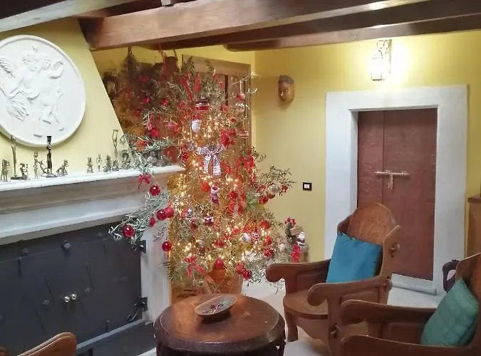 Bone Novelle Dimora Storica Palazzo Zuzi Bed & Breakfast 4*