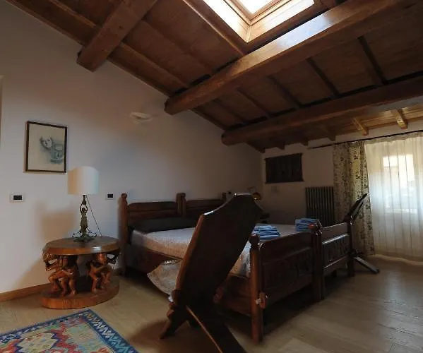 Bone Novelle Dimora Storica Palazzo Zuzi 4* LʼAquila