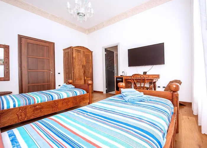 Bone Novelle Dimora Storica Palazzo Zuzi B&B 라킬라