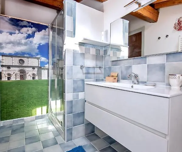 Bone Novelle Dimora Storica Palazzo Zuzi 4* LʼAquila