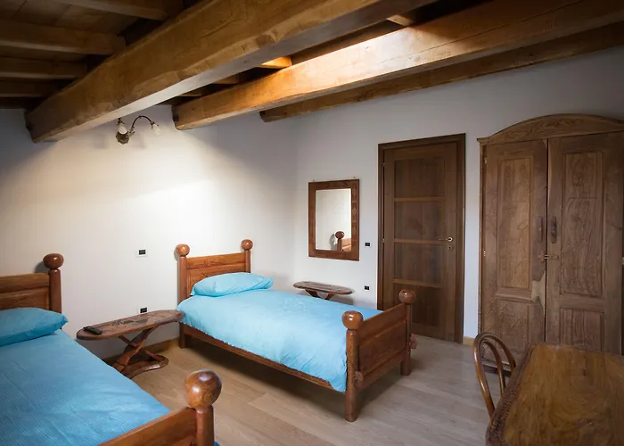 Bone Novelle Dimora Storica Palazzo Zuzi 4* LʼAquila