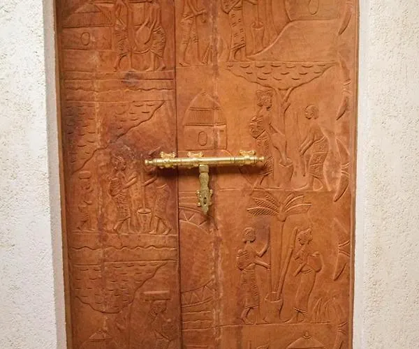 Bone Novelle Dimora Storica Palazzo Zuzi 4* LʼAquila